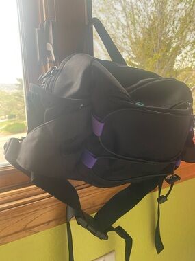Large waist pack! Awesome for a day hike!
New!